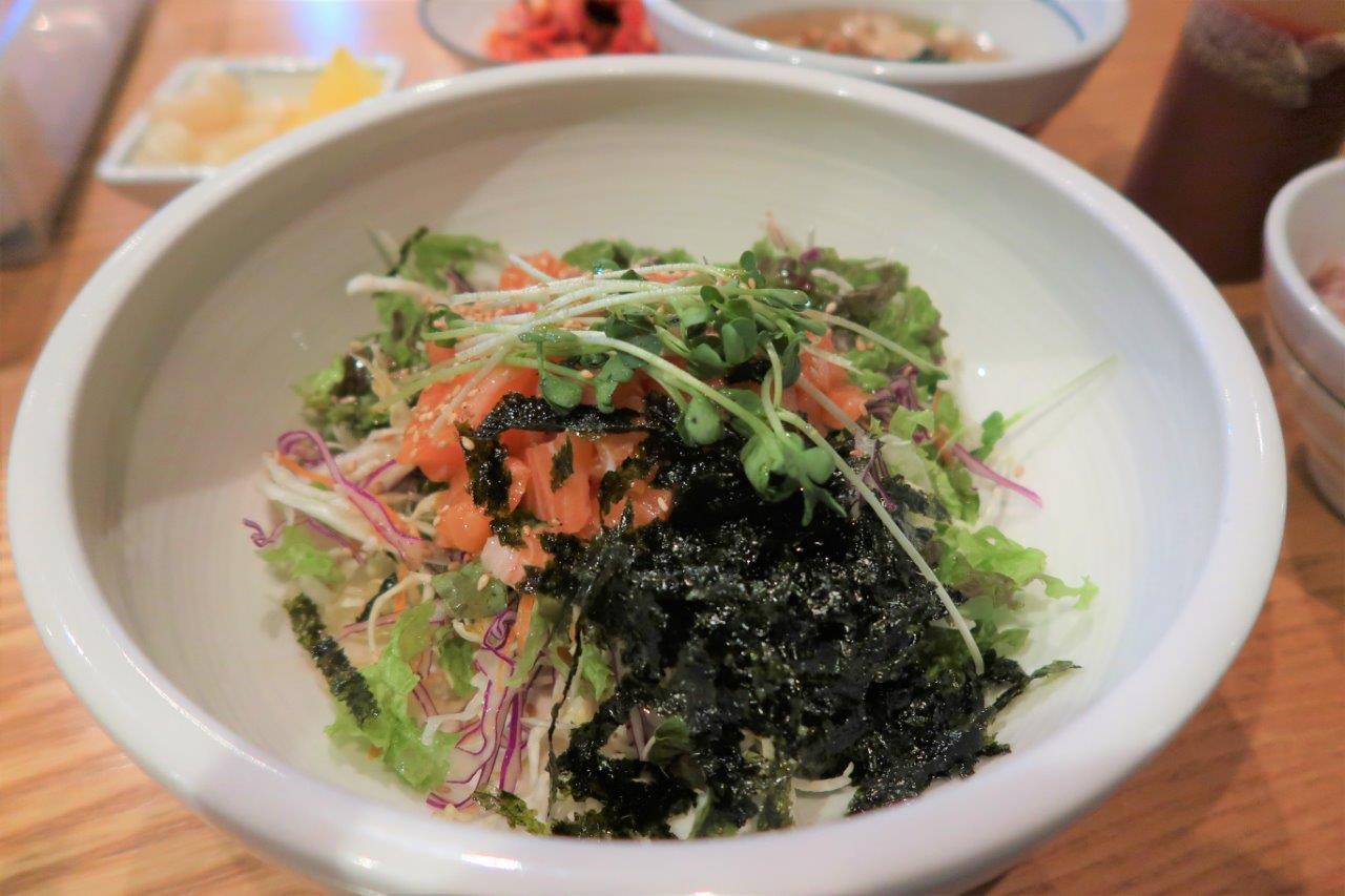 Bibimbap-saumon-plats-coreens-non-epices-blog-coree-du-sud-the-korean-dream-
