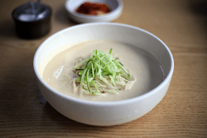 Se-régaler-sans-manger-de-viande-ni-de-poisson-en-Corée-blog-coree-du-sud-The-Korean-dream-kongguksu